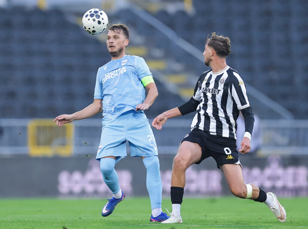 (POLUVREME) OD FUDBALA U HUMSKOJ IMAMO STATIVE: Partizanu trebalo celo poluvreme da šutne na gol, Novi Pazar podjednako neraspoložen!
