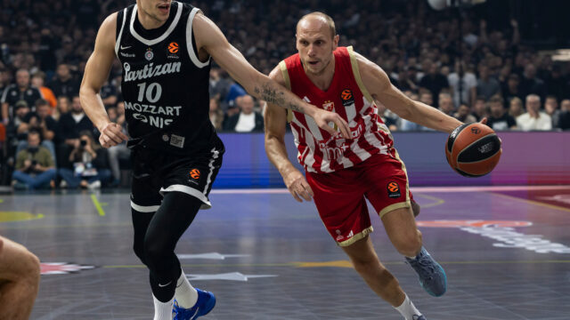 ZVEZDA POBEGLA PARTIZANU, CRNO-BELI PROKOCKALI VELIKU ŠANSU: Evo gde se večiti nalaze na tabeli Evrolige posle osmog kola!