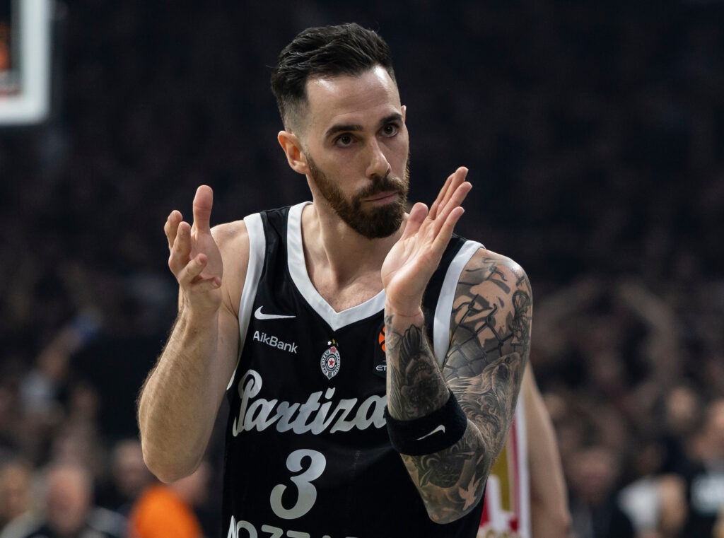 NEKADA SRUŠIO PARTIZAN SA ZVEZDOM, SADA SLAVI SA CRNO-BELIMA: Vildoza doživeo derbi iz druge perspektive – „Uživao sam sa našim navijačima“!
