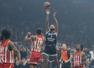ZVEZDA I PARTIZAN IZJEDNAČENI POSLE SEDAM KOLA: Evo kako izgleda nova tabela Evrolige nakon večitog derbija!