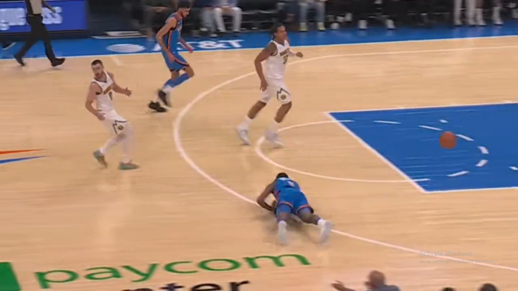 „NEJMAR“ STIGAO U NBA: Vilijams se saplelo o vazduh, pa krenuo da se okreće po terenu! (VIDEO)