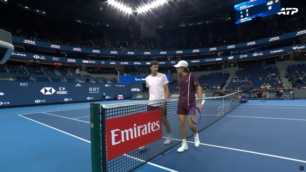 DE MINAUR PRVI FINALISTA PEKINGA: Hurkač predao meč, Australijanac čeka Novaka ili Medvedeva!