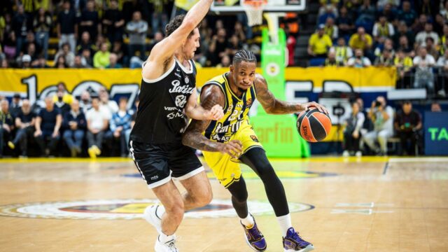 PARTIZAN NESTAO NA POLUVREMENU: Fener kao druga ekipa u trećoj četvrtini, crno-beli potpuno nemoćni!