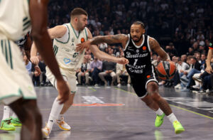 (POLUVREME) PARTIZAN BEZ RITMA U NAPADU: Željkov PAO ima prednost u Areni!