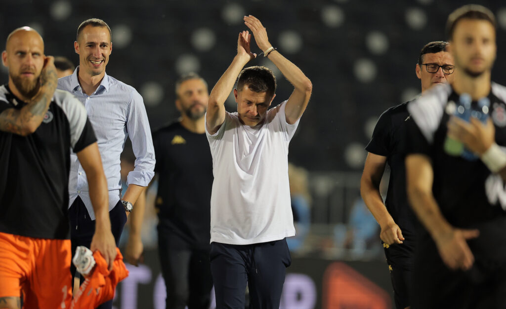 UPRAVA PARTIZANA VIŠE NEMA ŽRTVENO JAGNJE, SAŠA ILIĆ DEFINITIVNO OTIŠAO: Sale nije trener za crno-bele, ali je podjednako velika legenda kao i pre ovog juna!