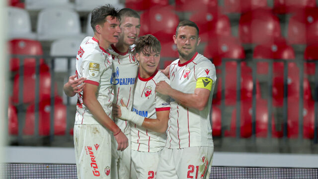 FENOMENALNO DRUGO POLUVREME ŠAMPIONA SRBIJE: Crvena zvezda se probudila i razbila Radnički u nastavku!