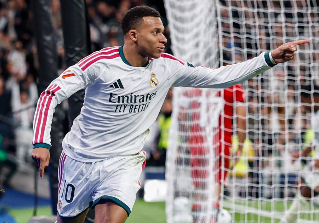 REAL MADRID RAZBIO SEVILJU NA BERNABEUU: Mbape i Guler predvodili kraljevski klub do ubedljivog trijumfa!