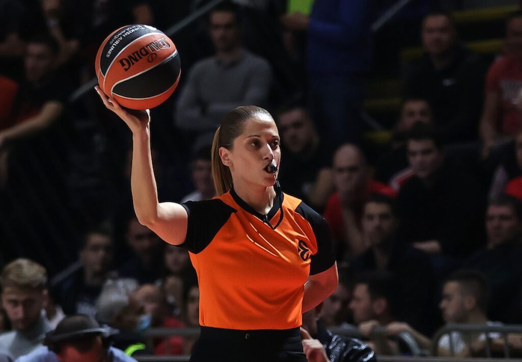 SKANDAL KOJI JE POTRESAO EVROLIGU: Pojavio se snimak hapšenja sudije koja je sudila Zvezdi i Partizanu!